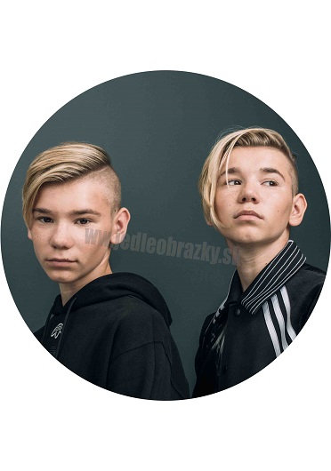 MARCUS & MARTINUS